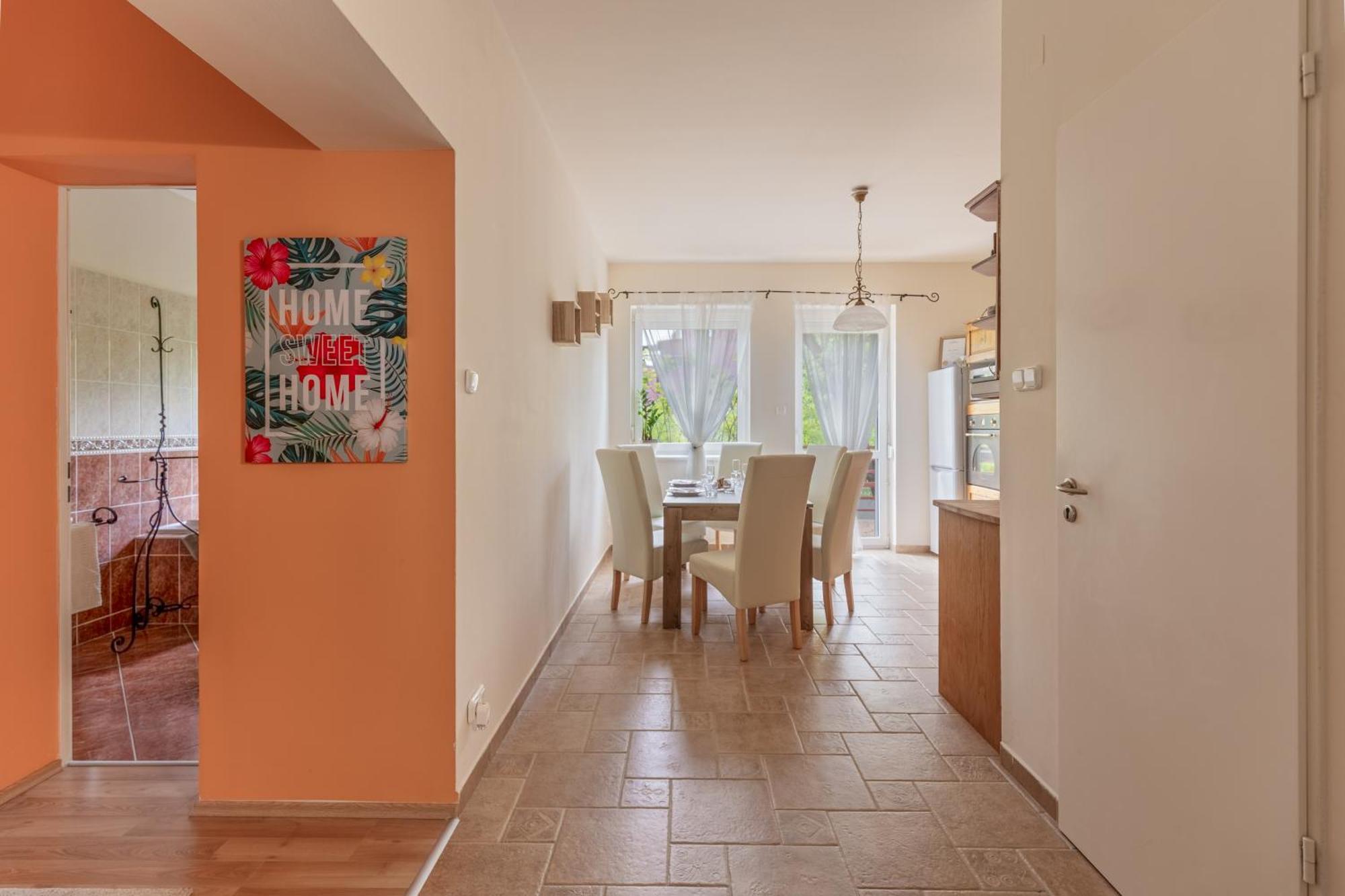 Apartament Kiraly Csaladi Apartman- Royal Family #freegarage *